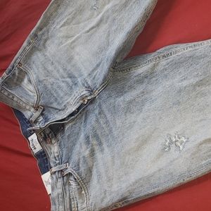 Agolde Jamie. Size 31. The wash is called Resolution. Light blue faded wash.